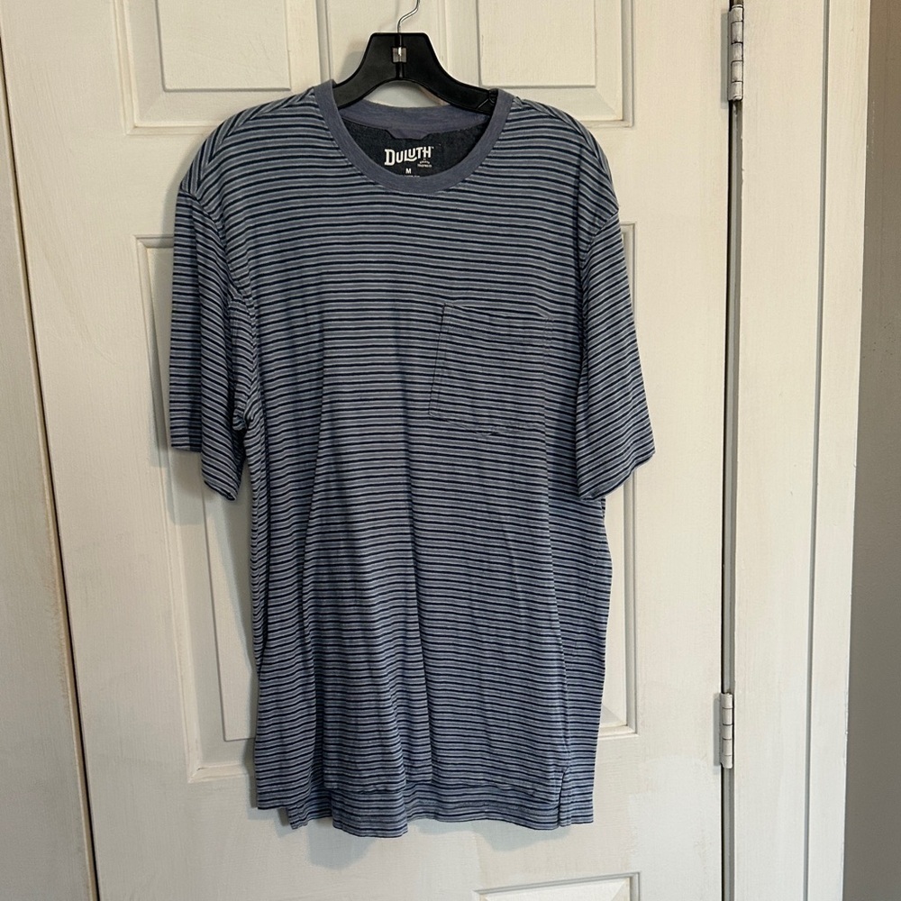 Duluth Trading Co blue striped pocket tee men’s size medium